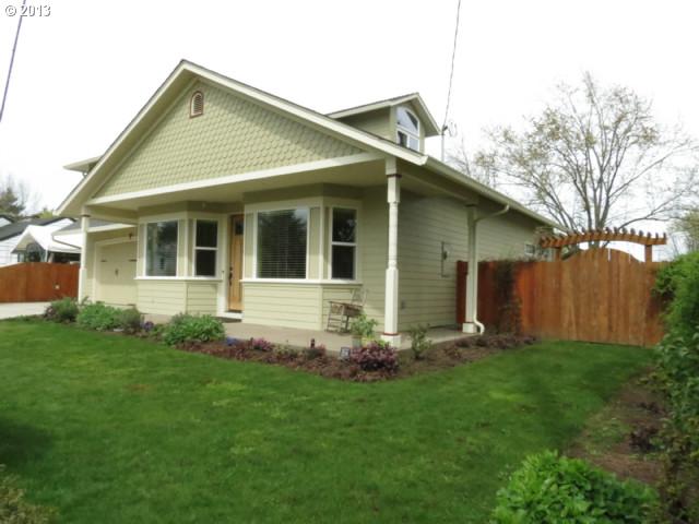 137 W Myoak Dr, Eugene, OR 97404 photo 1