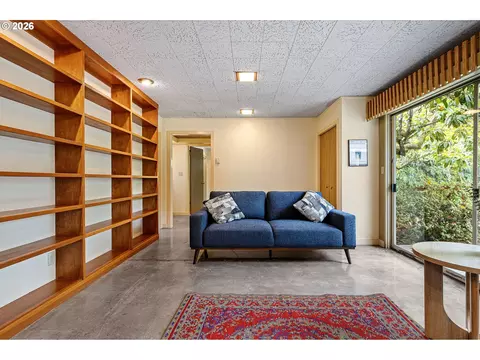2255 Alder St, Eugene, OR 97405 photo 35