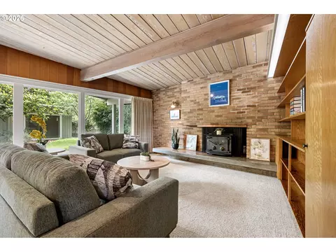 2255 Alder St, Eugene, OR 97405 photo 11