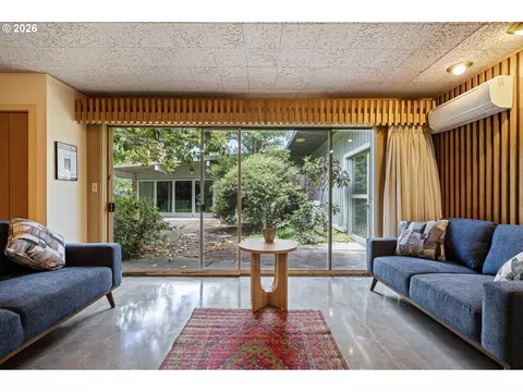 2255 Alder St, Eugene, OR 97405 photo 36