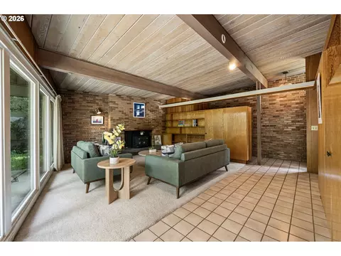 2255 Alder St, Eugene, OR 97405 photo 15