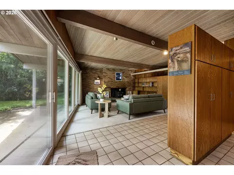 2255 Alder St, Eugene, OR 97405 photo 16