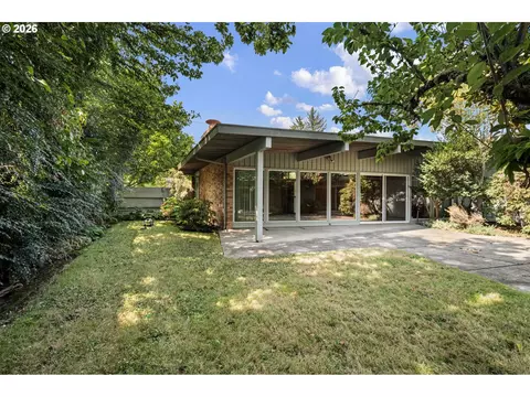 2255 Alder St, Eugene, OR 97405 photo 5