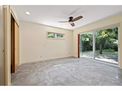 2255 Alder St, Eugene, OR 97405 photo 44