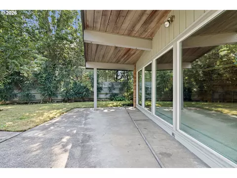 2255 Alder St, Eugene, OR 97405 photo 7