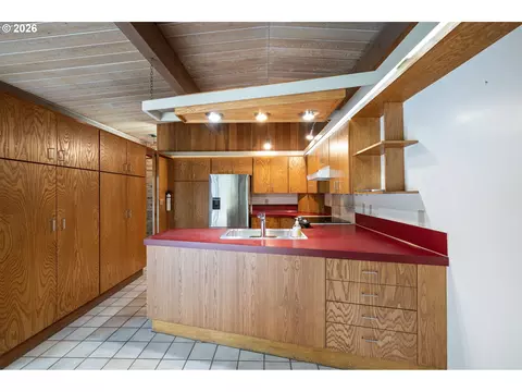 2255 Alder St, Eugene, OR 97405 photo 19