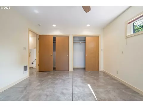 2255 Alder St, Eugene, OR 97405 photo 42