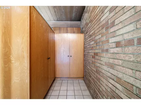 2255 Alder St, Eugene, OR 97405 photo 9