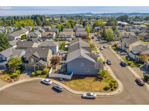 View/Area - 812 N 27th Ave, Cornelius, OR 97113 photo 2 of 3