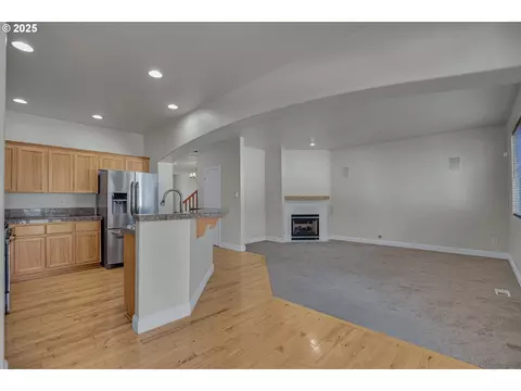 Living - 812 N 27th Ave, Cornelius, OR 97113 photo 7 of 7