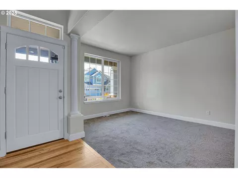 Living - 812 N 27th Ave, Cornelius, OR 97113 photo 1 of 7