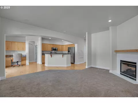 Living - 812 N 27th Ave, Cornelius, OR 97113 photo 6 of 7