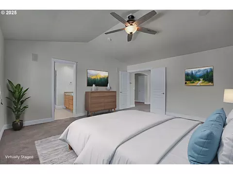 Bedroom - 812 N 27th Ave, Cornelius, OR 97113 photo 5 of 10