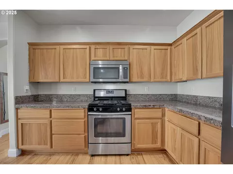 Kitchen - 812 N 27th Ave, Cornelius, OR 97113 photo 2 of 3