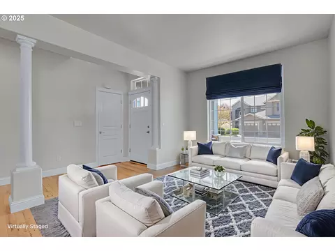 Living - 812 N 27th Ave, Cornelius, OR 97113 photo 5 of 7