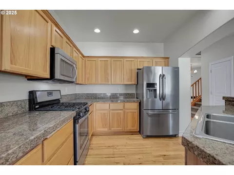 Kitchen - 812 N 27th Ave, Cornelius, OR 97113 photo 3 of 3
