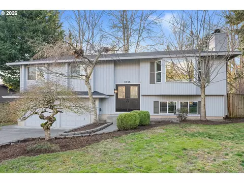 9725 SW New Forest Dr, Beaverton, OR 97008