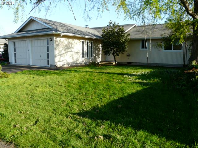 3656 Plumtree Dr, Eugene, OR 97402 photo 1