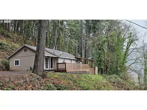 420 W D Ave, Drain, OR 97435