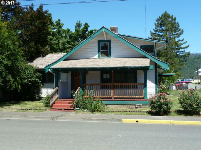 210 W First Ave, Riddle, OR 97469 photo 1