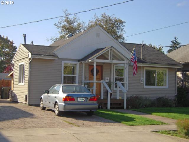 1410 E 8th St, Newberg, OR 97132 photo 1