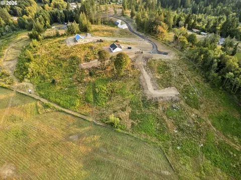 391 Brook Valley Rd, Kelso, WA 98626