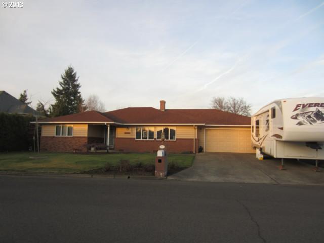 825 E 7th St, Molalla, OR 97038 photo 1