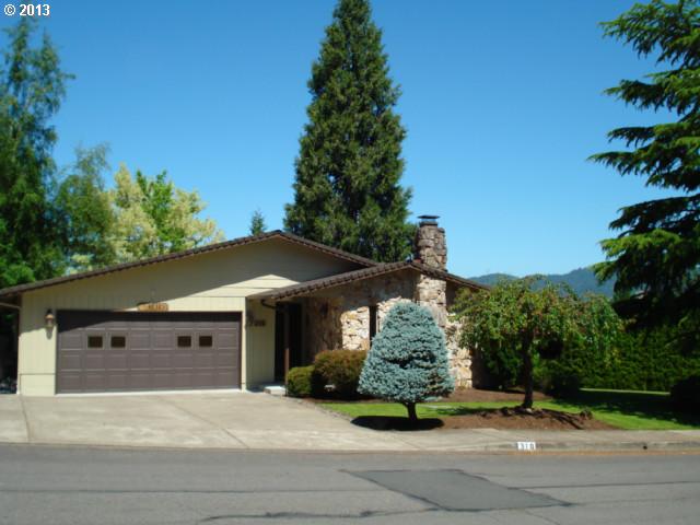 310 S 68th Pl, Springfield, OR 97478 photo 1