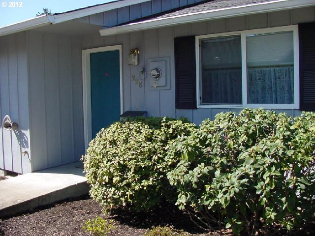 998 W L St, Springfield, OR 97477 photo 1