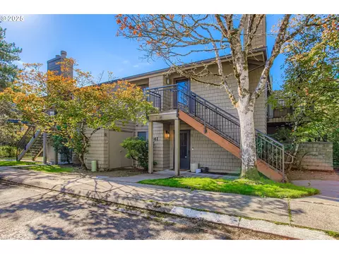 61 Galen Rd, Lake Oswego, OR 97035