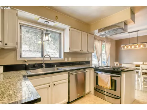 Kitchen - 902 NW 6th St, Pendleton, OR 97801 photo 1 of 1