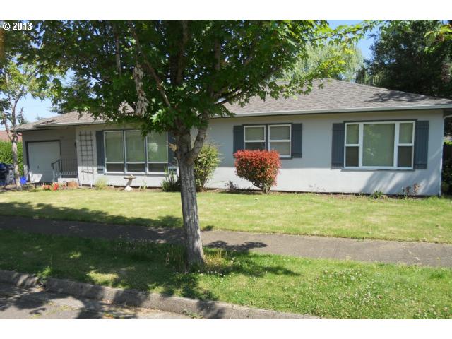827 W 18th Pl, Eugene, OR 97402 photo 1