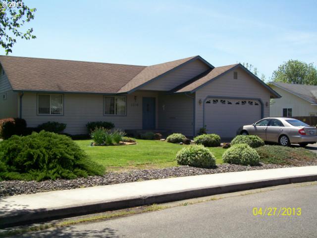 1208 E Second Ave, Sutherlin, OR 97479 photo 1