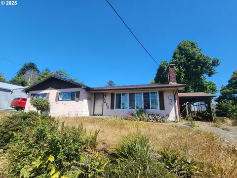 2160 Lombard St, North Bend, OR 97459
