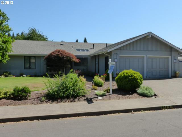 2310 Rocky Ln, Eugene, OR 97401 photo 1