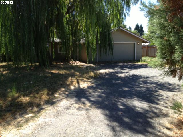 555 Nighthawk Ln, Springfield, OR 97477 photo 1