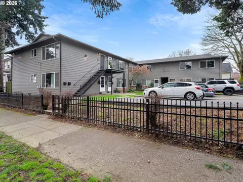 1626 SE Ash St, Portland, OR 97214