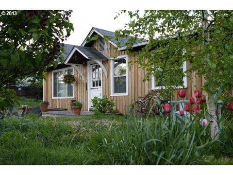 1884 W 9th Pl, Eugene, OR 97402 photo 1
