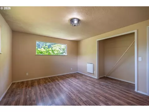 Bedroom - 93845 Upper Loop Rd, Coos Bay, OR 97420 photo 8 of 9