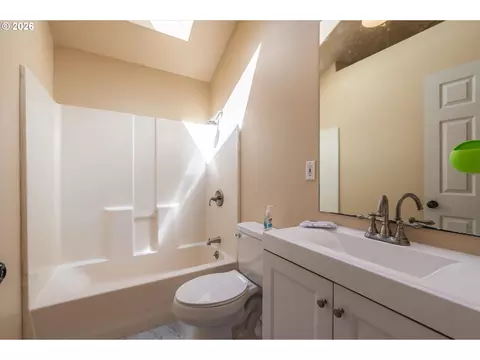 Bath - 93845 Upper Loop Rd, Coos Bay, OR 97420 photo 4 of 6