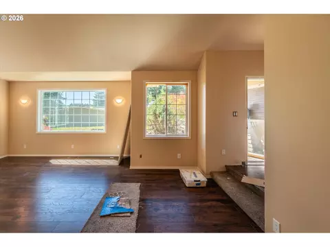Living - 93845 Upper Loop Rd, Coos Bay, OR 97420 photo 3 of 9