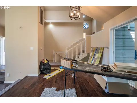 Living - 93845 Upper Loop Rd, Coos Bay, OR 97420 photo 4 of 9
