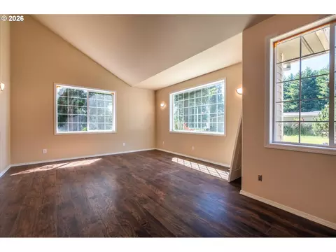 Living - 93845 Upper Loop Rd, Coos Bay, OR 97420 photo 6 of 9
