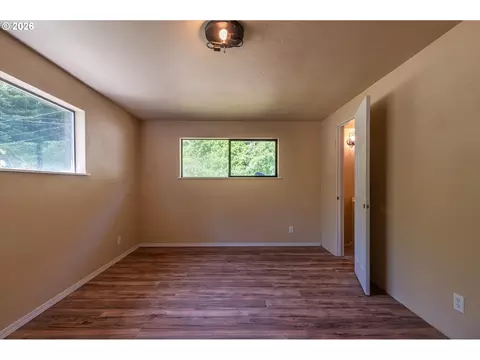 Bedroom - 93845 Upper Loop Rd, Coos Bay, OR 97420 photo 7 of 9