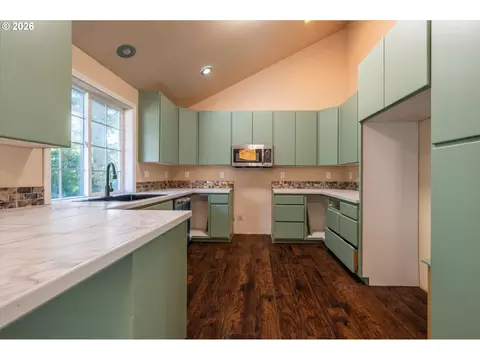 Kitchen - 93845 Upper Loop Rd, Coos Bay, OR 97420 photo 2 of 4