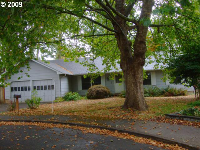 3480 Strathmore Pl, Eugene, OR 97405 photo 1
