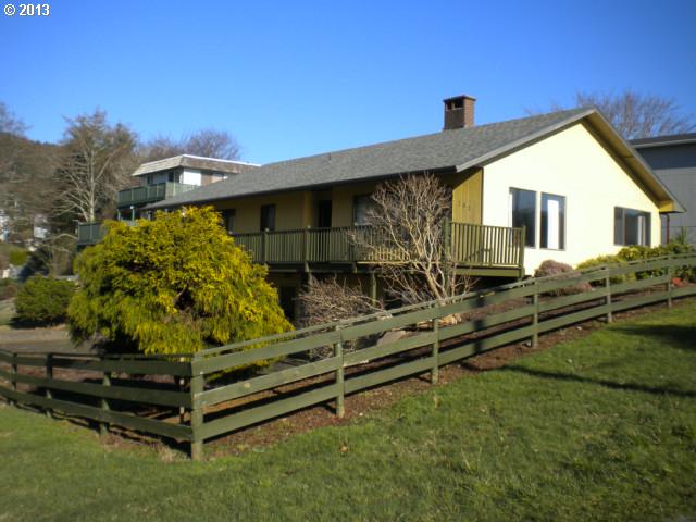 202 Fourth St, Garibaldi, OR 97118 photo 1