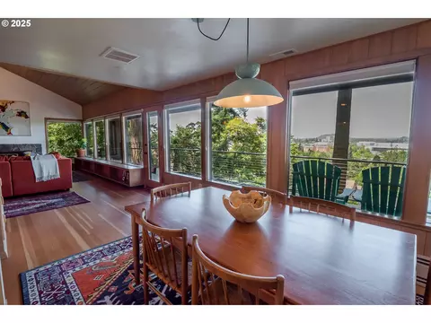 Dining - 275 Sunset Dr, Eugene, OR 97403 photo 1 of 3