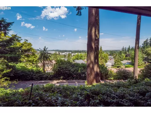 View/Area - 275 Sunset Dr, Eugene, OR 97403 photo 1 of 1