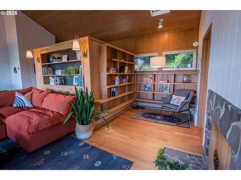 Other - 275 Sunset Dr, Eugene, OR 97403 photo 1 of 10